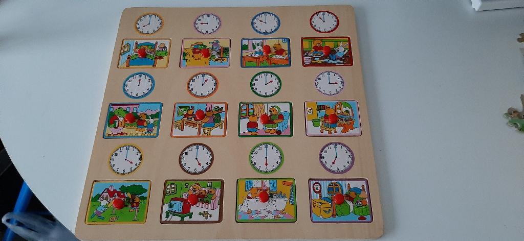 houten puzzel klok, Ophalen, 10 tot 50 stukjes, Zo goed als nieuw, Van hout
