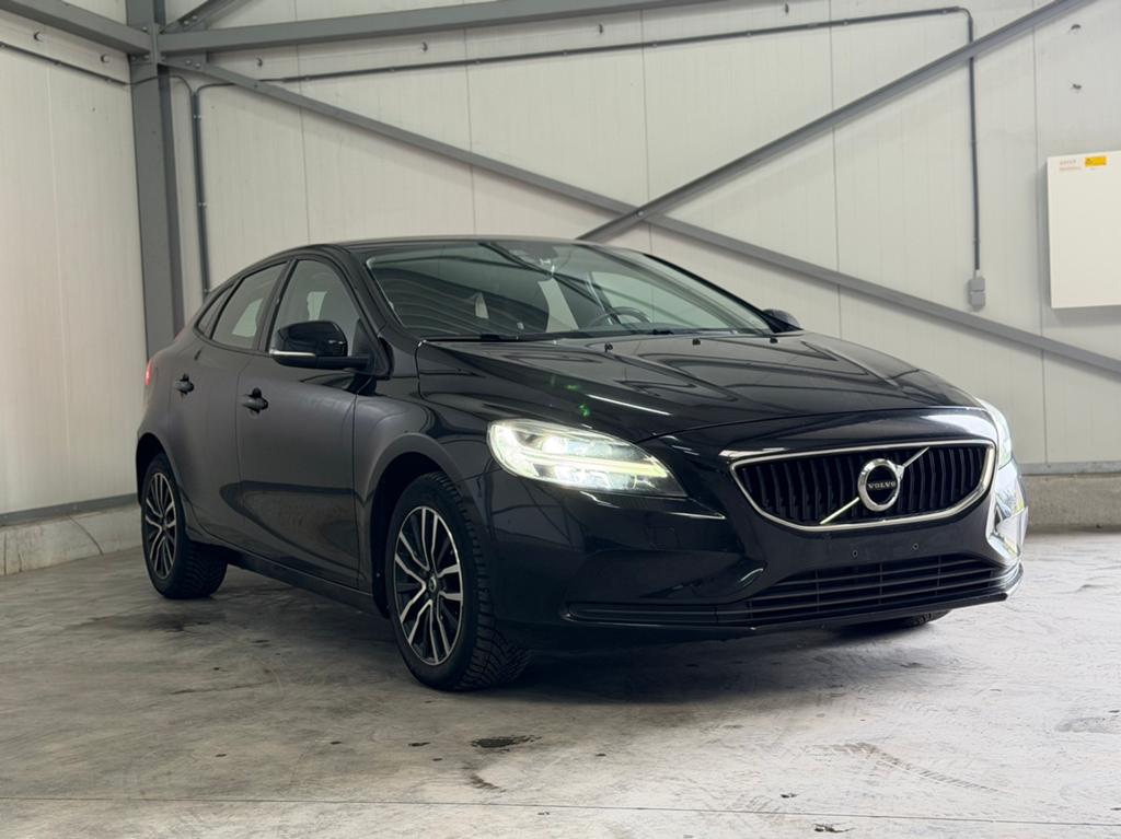 Volvo V40 2.0d 2019 | Euro 6 | LED | Navigatie | Airco |, Testrit aan huis, 1969 cc, Zwart, Leder