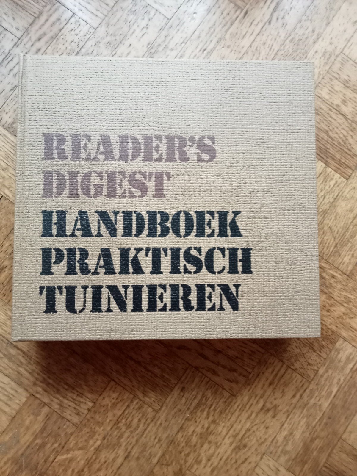 Reader's digest: Handboek praktisch tuinieren, Boeken, Wonen en Tuinieren, Ophalen of Verzenden, Gelezen