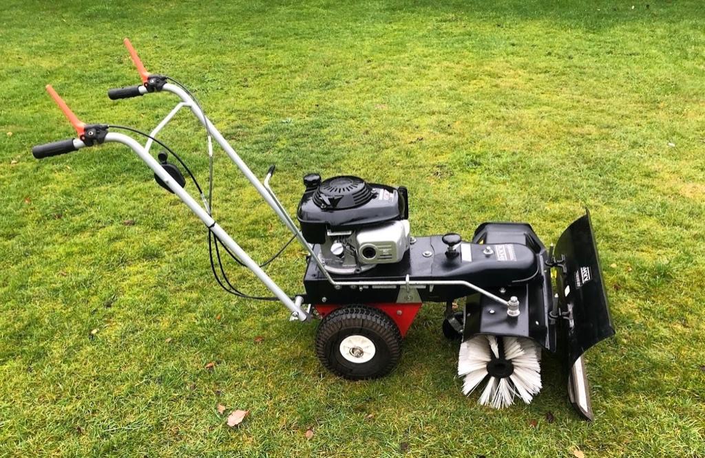 Professionele veegmachine Limpar, Tuin en Terras, Ophalen, Zo goed als nieuw