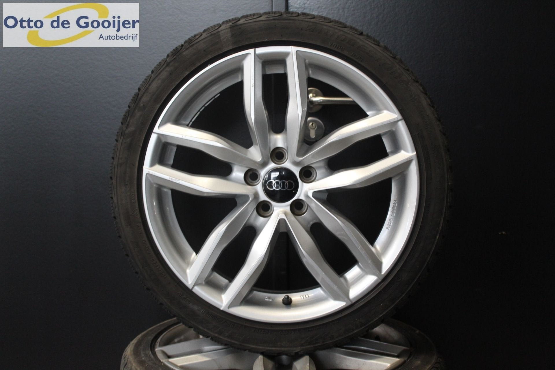 Audi A4 Velgen 17 Inch Winterbanden 6MM, -, -, Banden en Velgen, 17 inch
