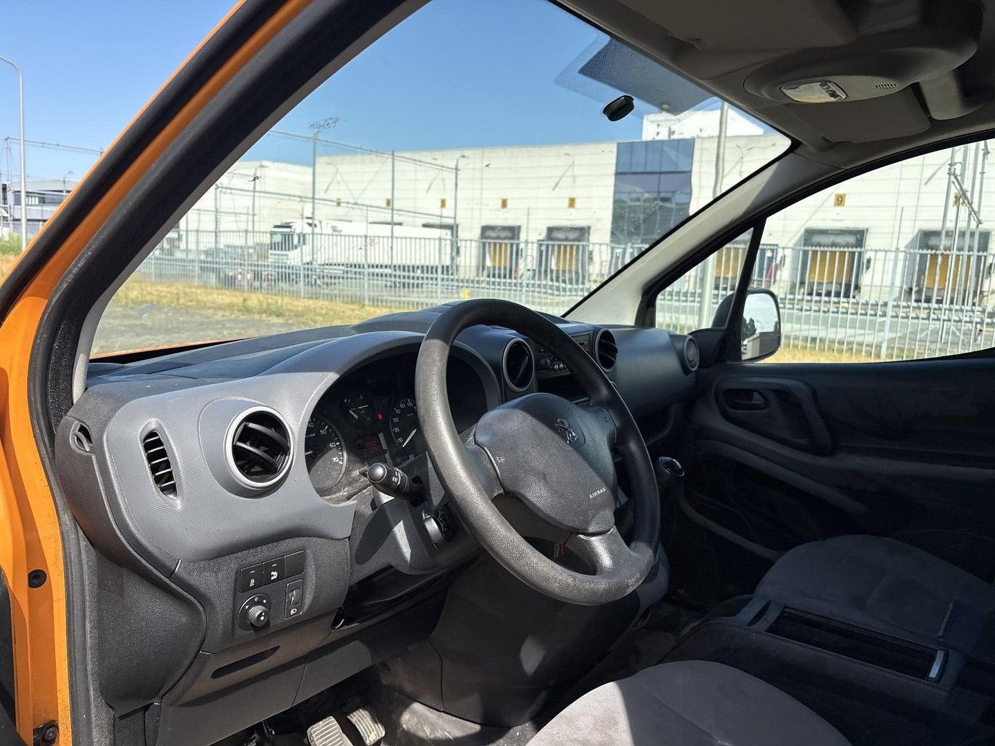 Peugeot Partner 120 1.6 BlueHDi 75 L1 XR | € 3.450,- NETTO!, Auto's, Bestelwagens en Lichte vracht, ABS, Bedrijf, Te koop, 112 g/km