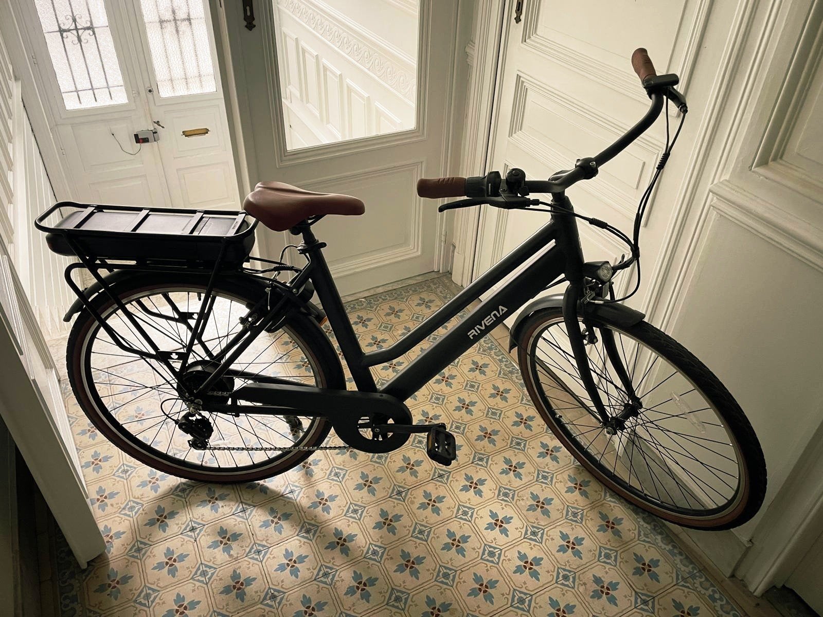 Rivena Urban D7 elektrische fiets, Fietsen en Brommers, Ophalen, Zo goed als nieuw