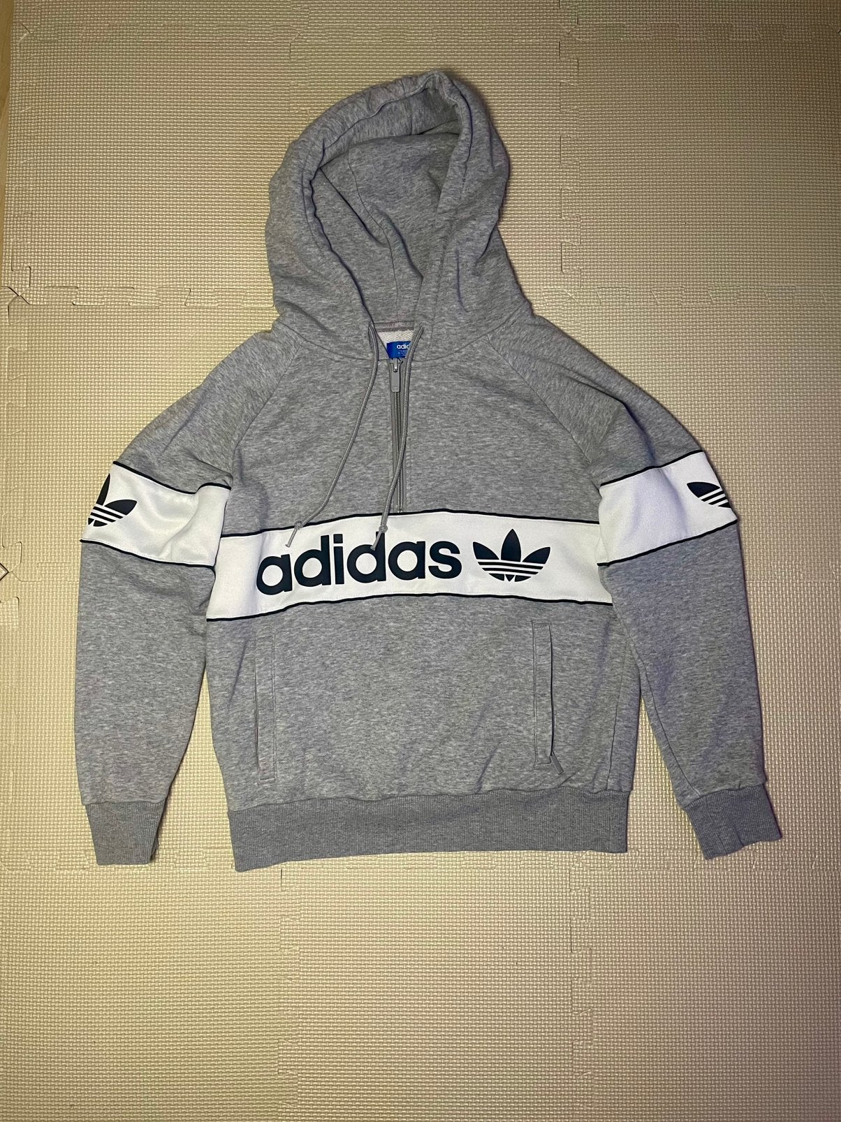 Sweat à capuche zippé Adidas gris chiné/blanc – Taille XS, Enlèvement ou Envoi, Comme neuf