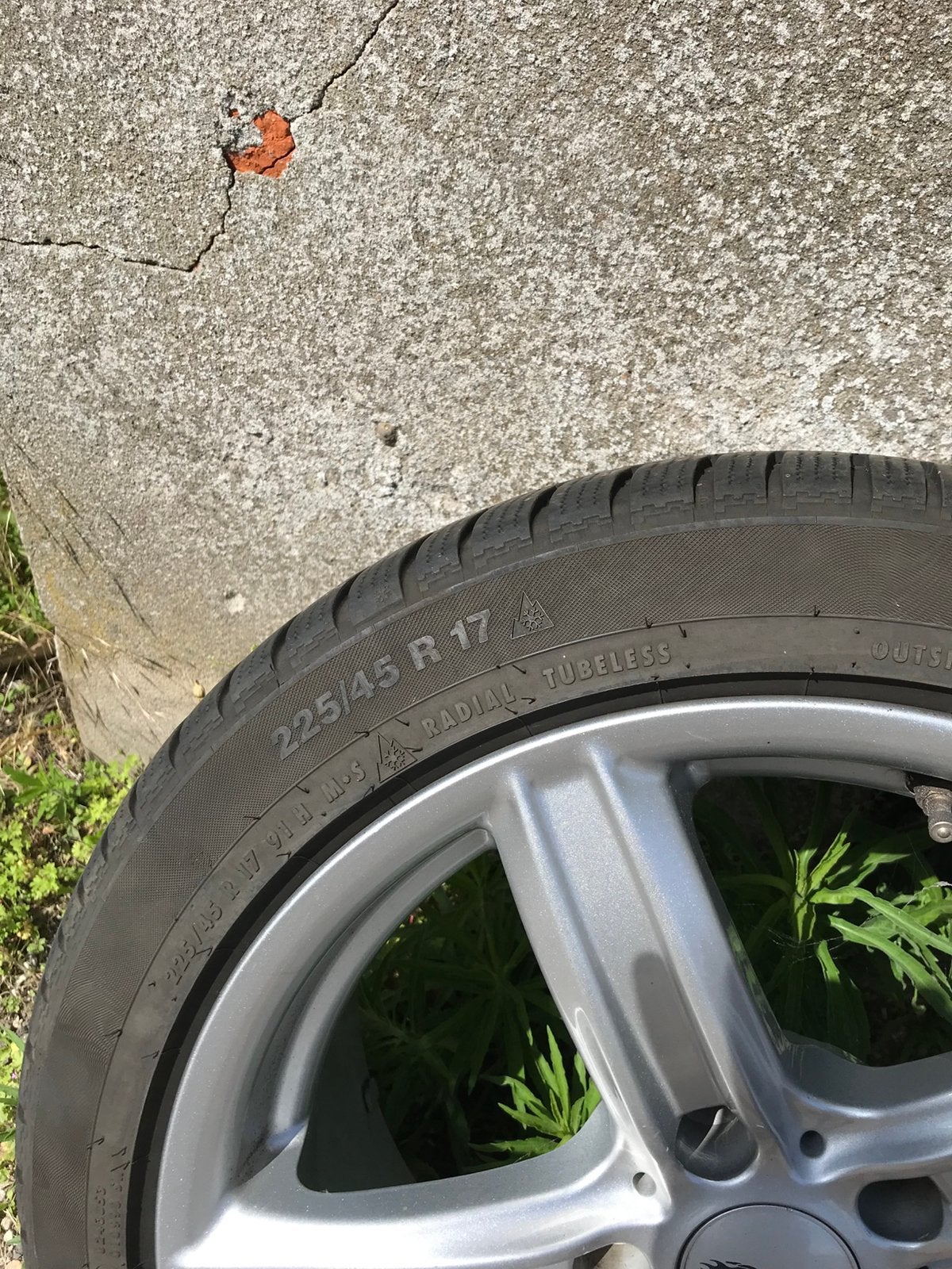 Audi 17” jantes alu avec pneus d'hiver et capteurs TPMS, Autos : Pièces & Accessoires, Enlèvement