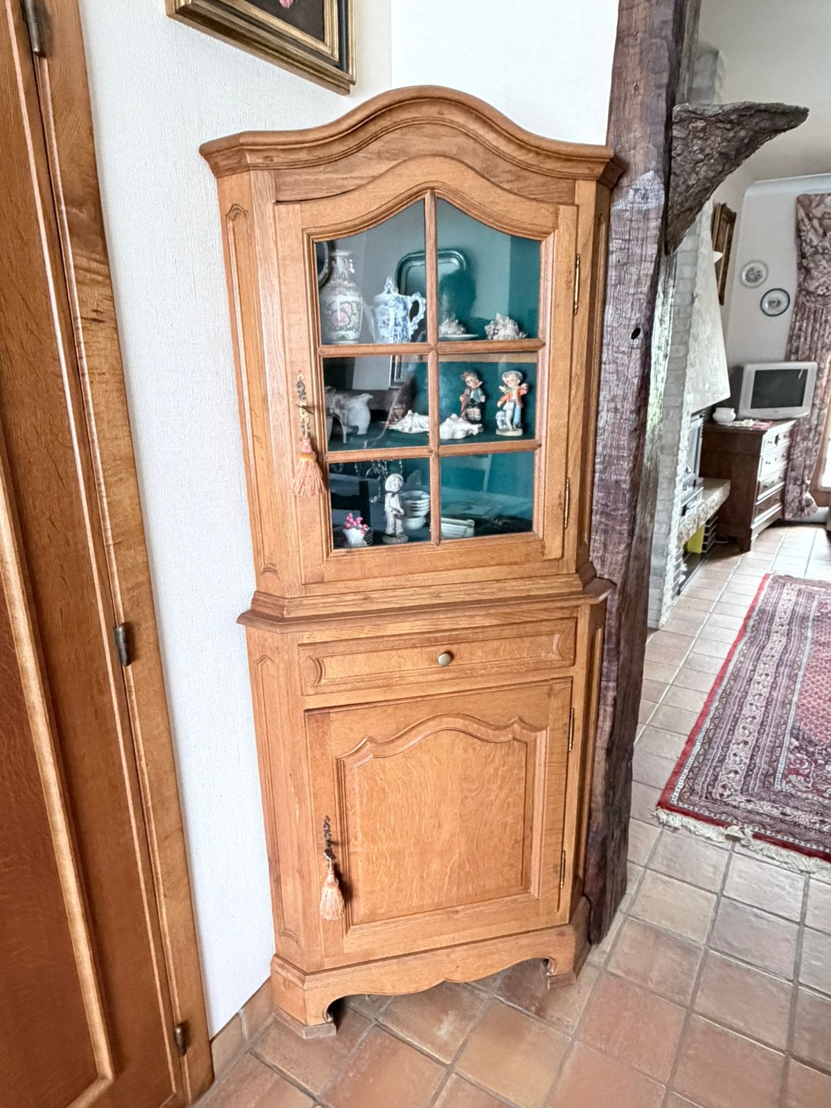 Eiken vitrine hoekkast, Ophalen