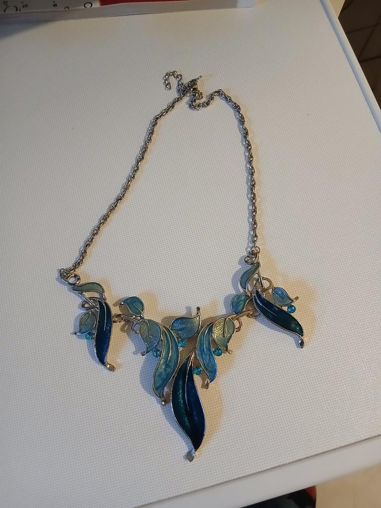 Zeer mooie halsketting blauw, Handtassen en Accessoires, Kettingen, Ophalen, Verstelbaar, Blauw, Zo goed als nieuw