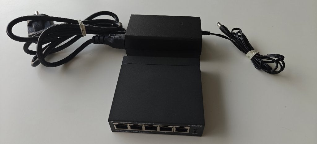 PoE+ Switch 5 poorten - TP-Link TL-SG105-PE, Ophalen of Verzenden, Zo goed als nieuw