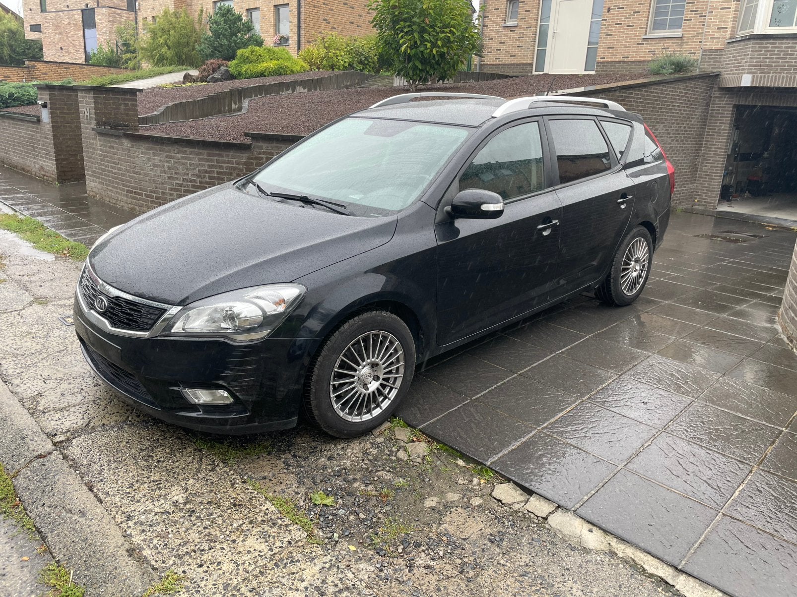 À vendre Kia ceed break 1.6crdi diesel, Autos, Boîte manuelle, Noir, 5 portes, Particulier
