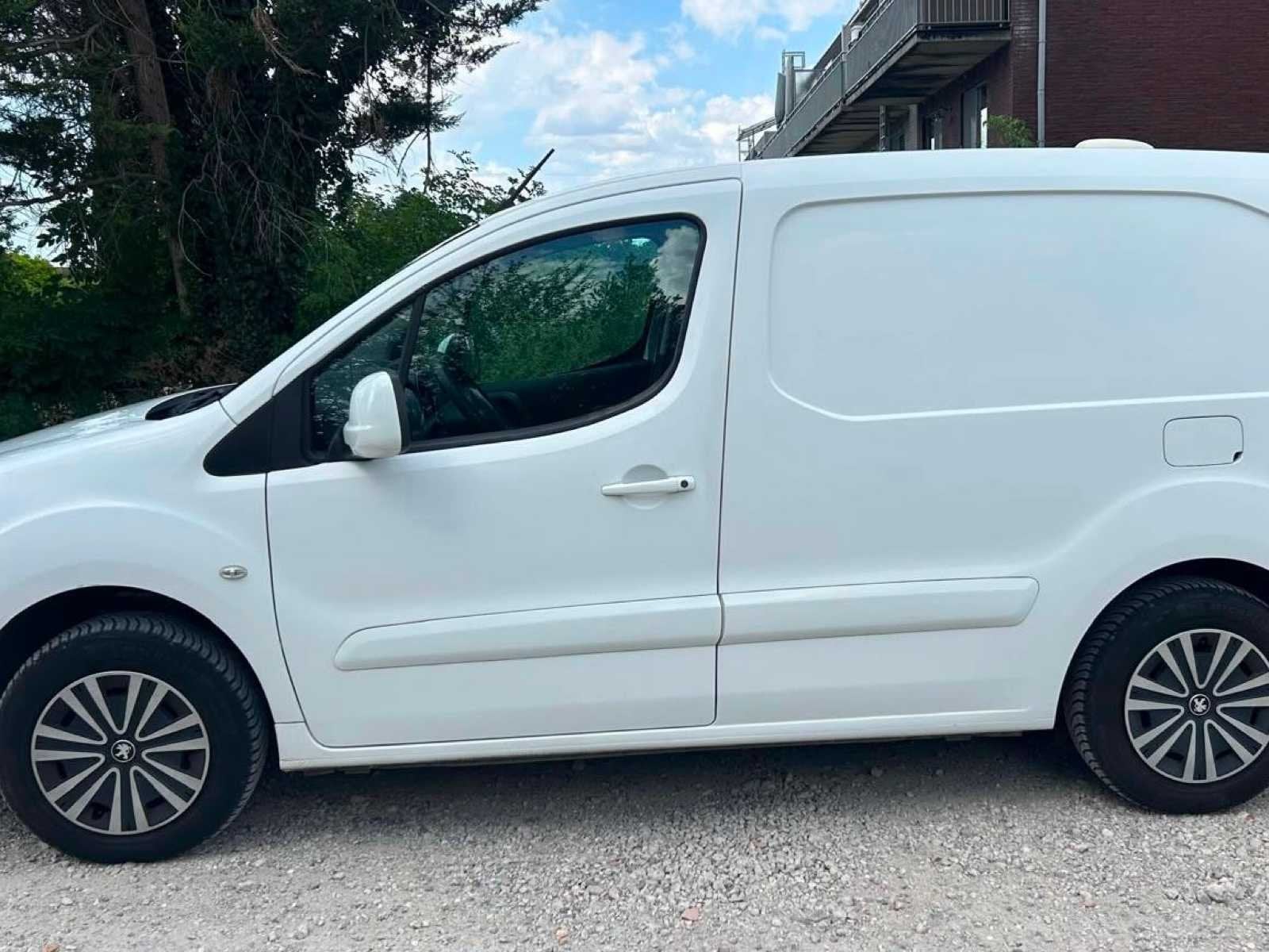 Camion léger Peugeot Partner 2018 - 3 pers - climatisation, Achat, Euro 6, Entreprise, Diesel