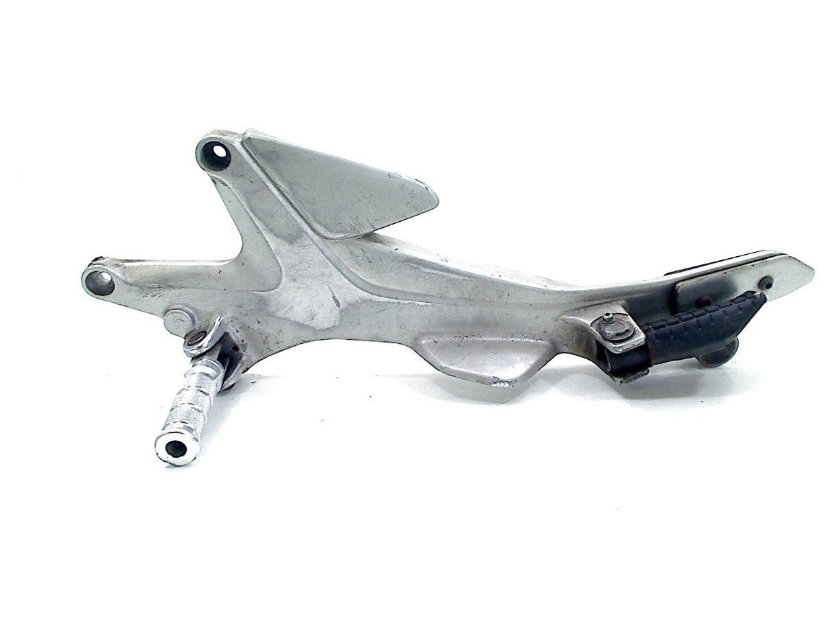 REPOSE PIEDS AVANT GAUCHE Honda CBF 500 (01-1970/-), Dhr. S. di Majo, Utilisé, Info@cama-motorparts.nl, P.J. Troelstraweg 8 8
3144 CX  MAASSLUIS, NL