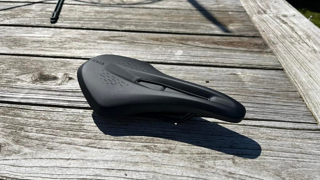 Fizik Argo Terra zadel. Nieuw. 145mm, Fietsen en Brommers, Ophalen of Verzenden, Zo goed als nieuw