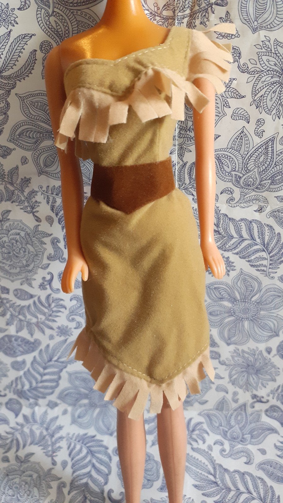 robe Pocahontas  pour poupée Barbie, Enlèvement ou Envoi, Utilisé, Poupée