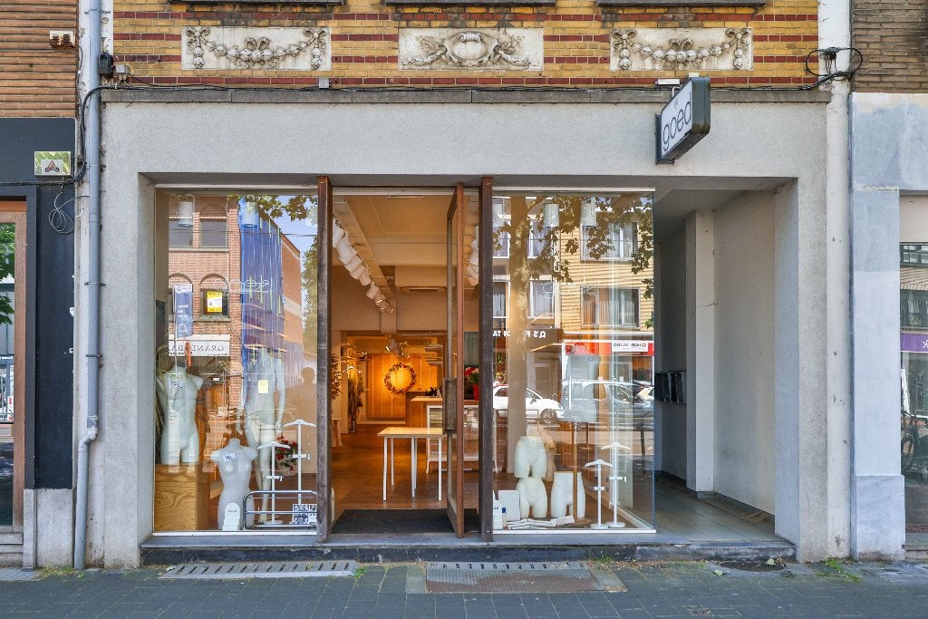 Bâtiment commercial attrayant et prêt à emménager, Immo, Province d'Anvers, 147 UC, 150 m², 1 pièces