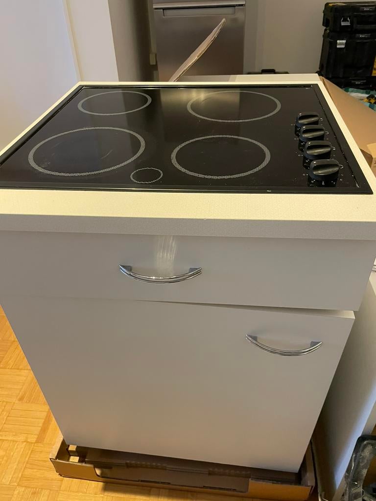 Taque vitrocéramique avec meuble intégré, Moins de 100 cm, Enlèvement, Utilisé, 50 à 100 cm
