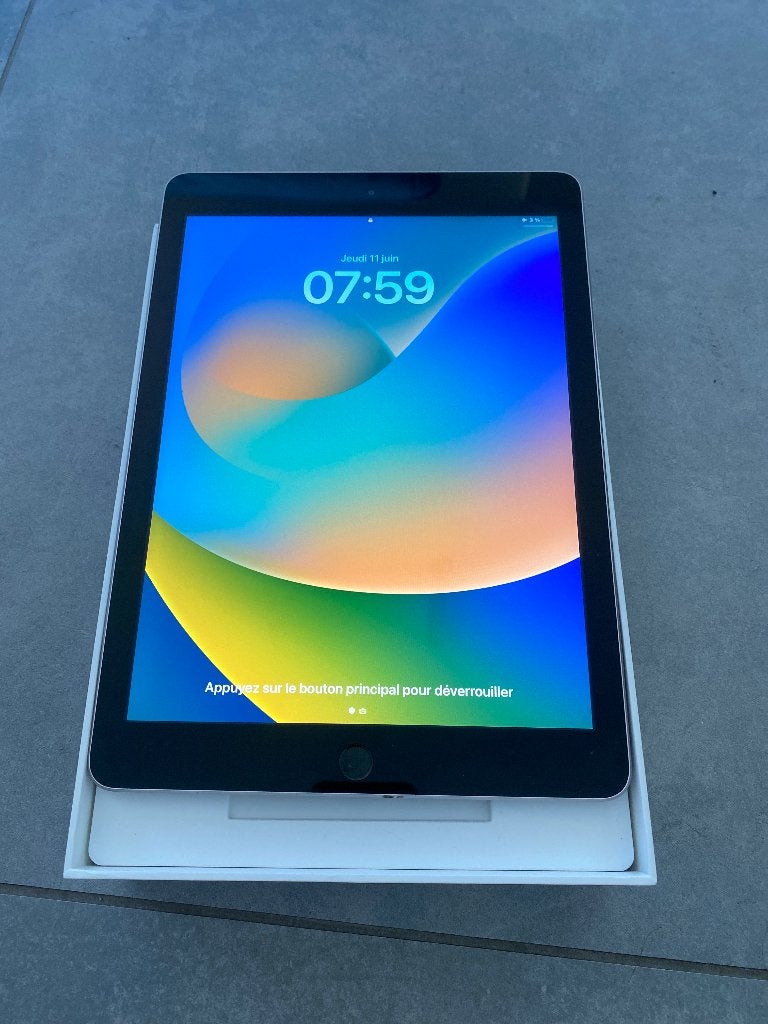 iPad 5 (2017) 32 gb gris sidéral, Computers en Software, Apple iPads, Gebruikt, Apple iPad, Wi-Fi, 10 inch, 32 GB, Grijs, Ophalen of Verzenden