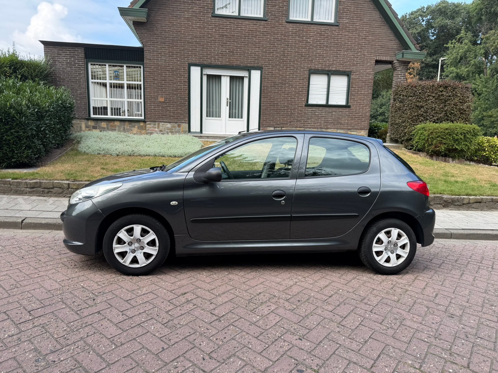 Peugeot 206+, 1.1i benzine Euro5 gekeurd 5deur carpass, Auto's, Peugeot, Bedrijf, Handgeschakeld, https://public.car-pass.be/vhr/d36db445-1245-4d43-9a3d-3ee423c6d627