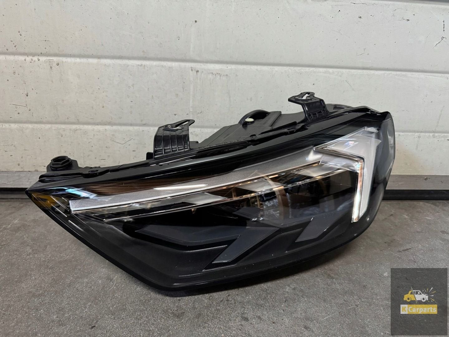 Phare avant gauche Full LED Audi A1 82A941033D, AUDI AG, Auto-Union-Strasse 1
85045  Ingolstadt, DE, Audi, Utilisé