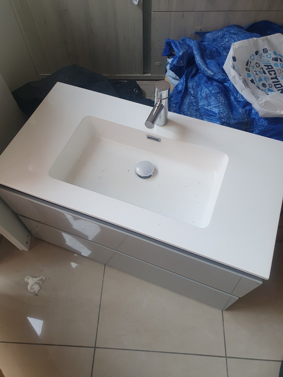 Meuble evier vasque salle de bain, Maison & Meubles, Salle de bain | Meubles de Salle de bain, Comme neuf, Meuble lavabo