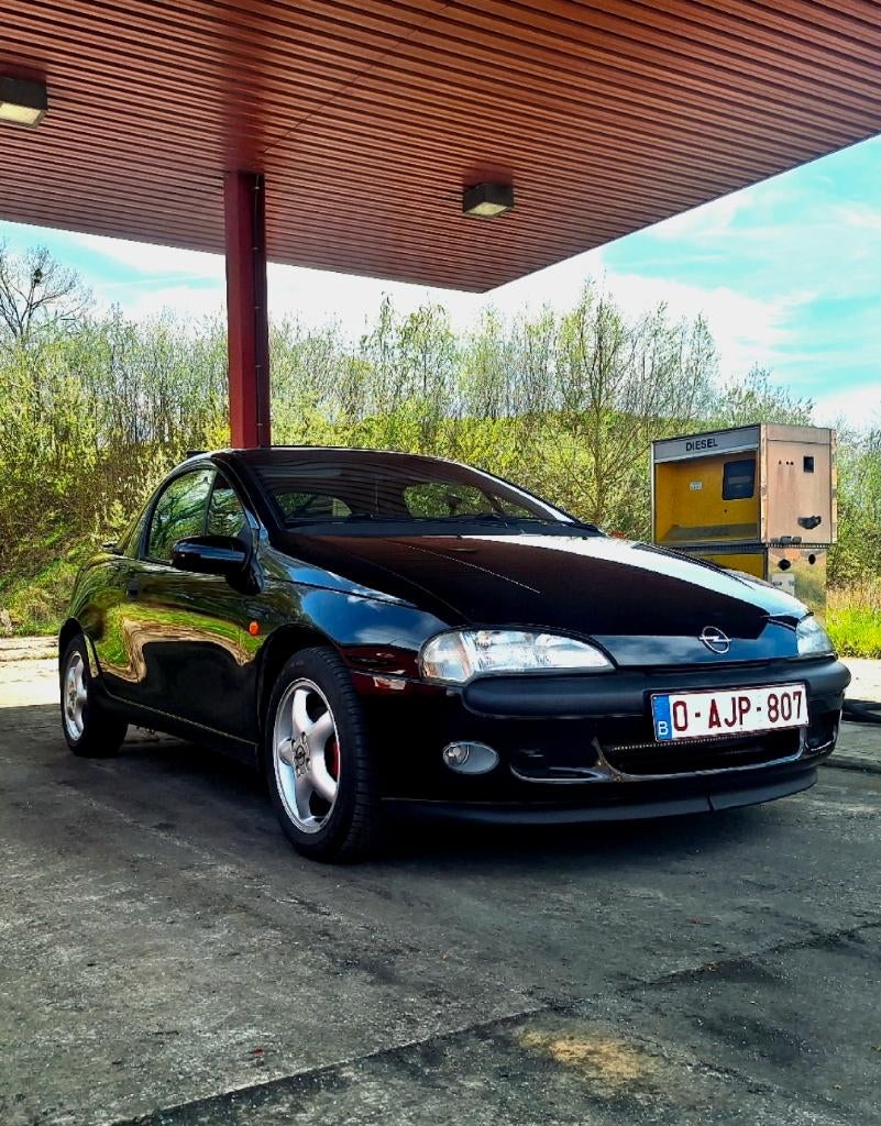 Opel Tigra 1.4 16V OLDTIMER!!, Auto's, 4 zetels, Stof, Zwart, 4 cilinders