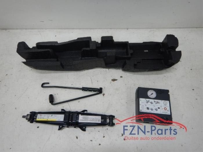 Audi A3 8Y Schuim + Gereedschap + Krik + Luchtpomp, Autos : Pièces & Accessoires, Enlèvement ou Envoi, Utilisé