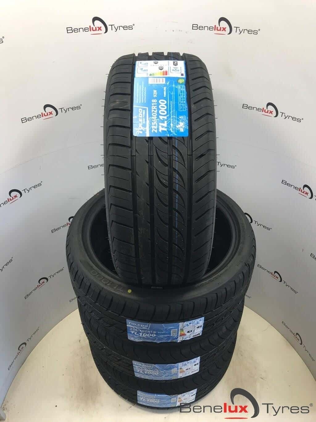 NIEUW 225/40R18 225/40ZR18 225/40 ZR18 R18 225/40/18 2254018, Auto-onderdelen, Ophalen, 18 inch, -, -