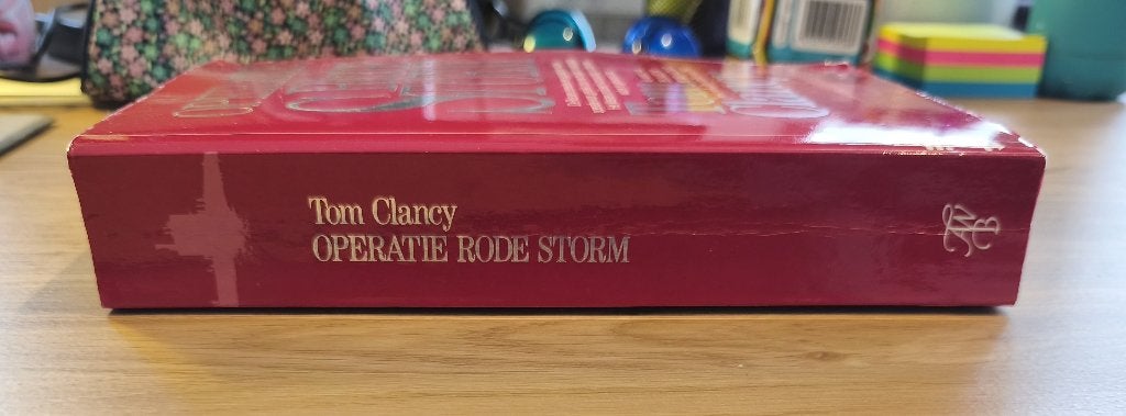 Boek Tom Clancy: Operatie Rode Storm, Boeken, Gelezen, België, Tom Clancy, Ophalen of Verzenden