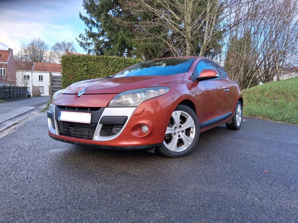 Megane 3 coupe 2.0 tce 180ch, Autos, Renault, Euro 5, Boîte manuelle, Autres couleurs, Noir