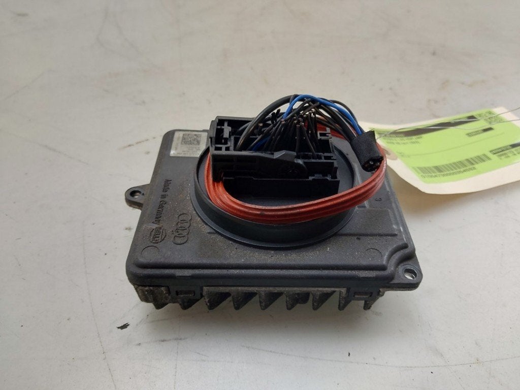 MODULE LED KOPLAMP Cabrio (B4) (|4K0941572CS|4K0941572CJ|), Gebruikt, Audi, Rixbecker Straße 75
59552  Lippstadt, DE, Info@forvia.com