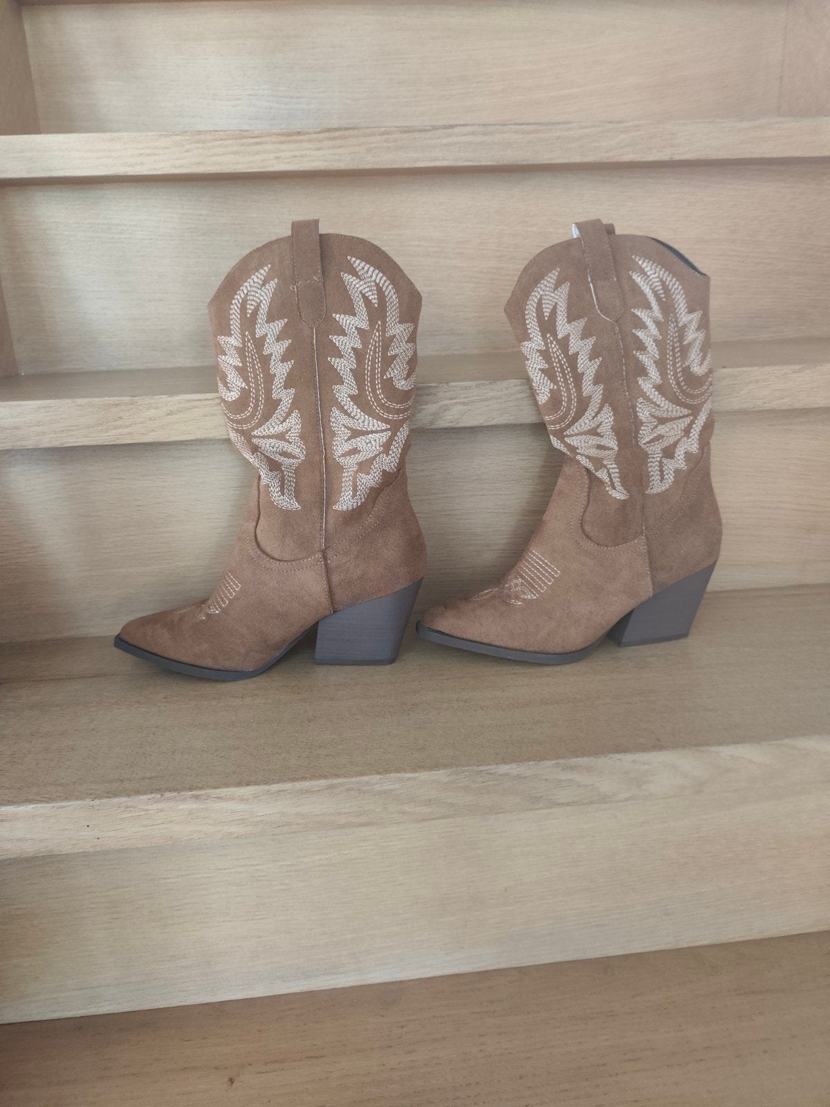 Paire de Santiago quasi neuves. Taille 36, Enlèvement ou Envoi, Beige, Boots et Botinnes, Comme neuf