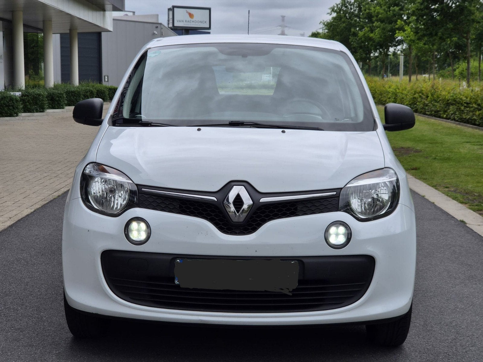 Renault Twingo 0.9i Benzine – Bouwjaar 2015 – 145.000 km, Auto's, Renault, 4 zetels, USB, Euro 6, Wit