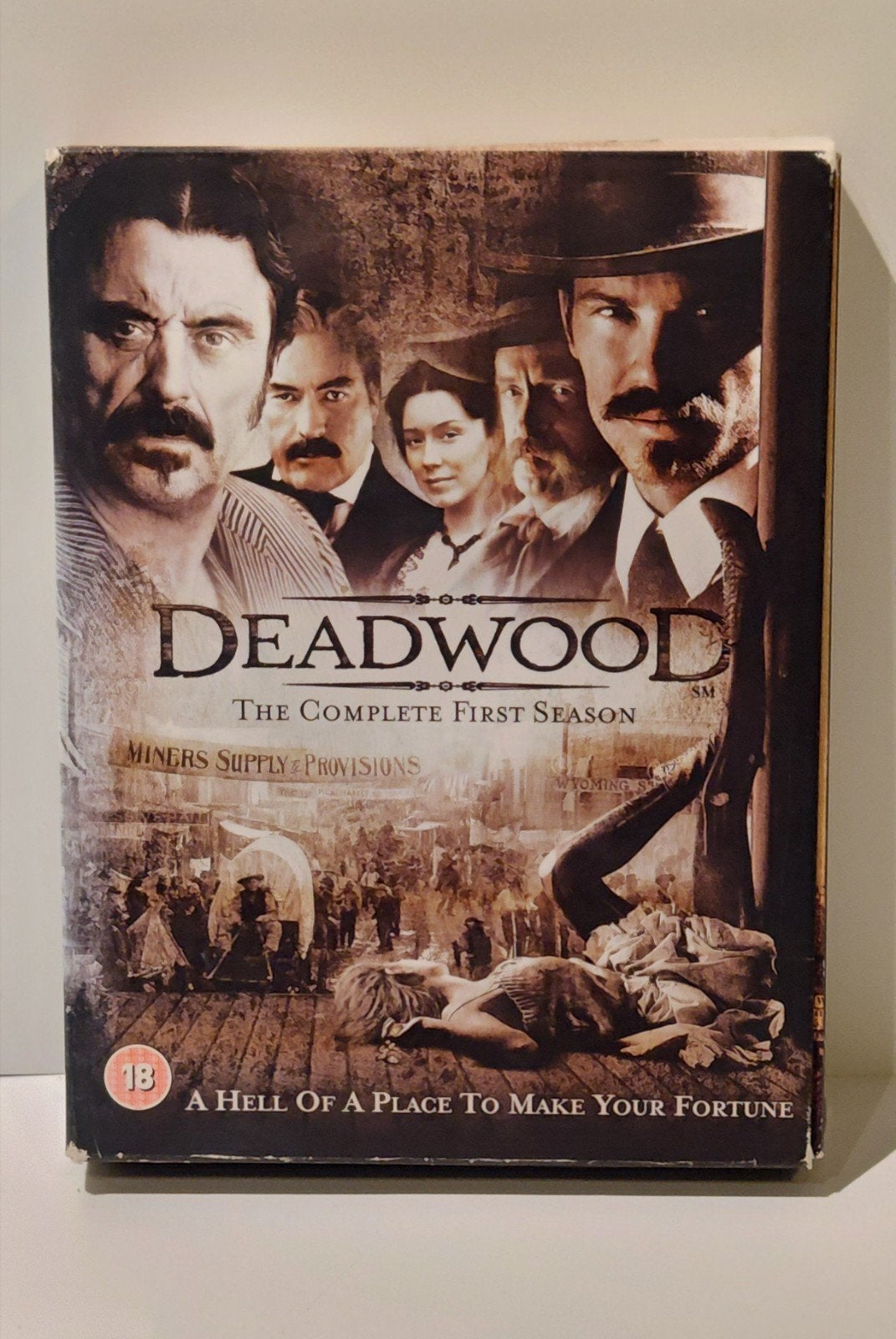 Coffret DVD Deadwood The Complete First Season HBO Western, CD & DVD, Enlèvement ou Envoi, Anglais, Drame, Anglais