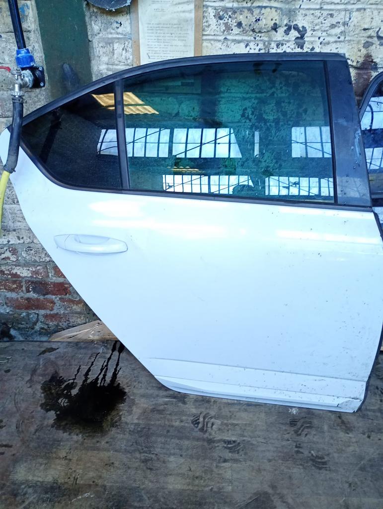 2012 rechter achterdeur Skoda octavia 2013/20, Watersport en Boten, Speedboten, Ophalen, Zo goed als nieuw