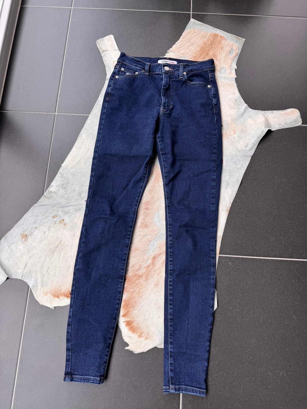 Jeansbroek - Tommy Jeans, Kleding | Dames, Spijkerbroeken en Jeans, Ophalen of Verzenden, Zo goed als nieuw, Blauw, W27 (confectie 34) of kleiner