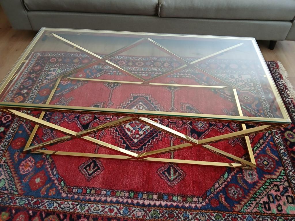 Glazen salontafel, Ophalen