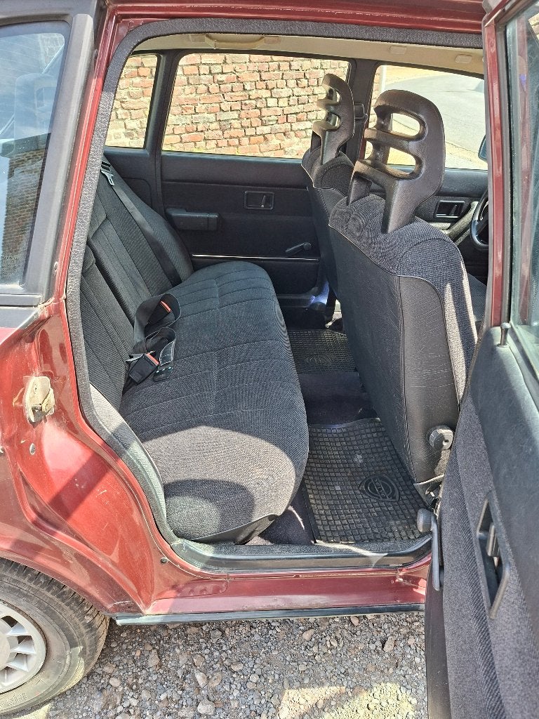 Voiture Ancêtre Volvo 240 GLD année 1989., foto 8