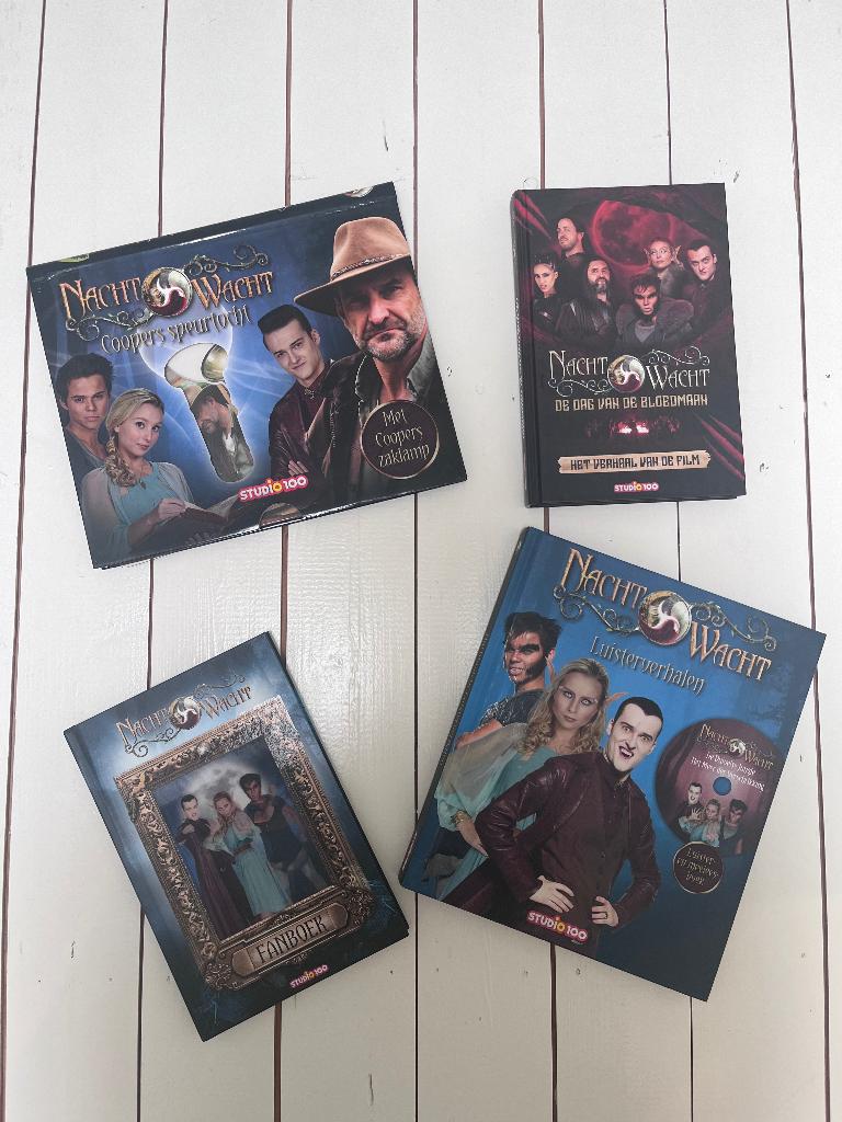 Nachtwacht boeken, Ophalen, Zo goed als nieuw
