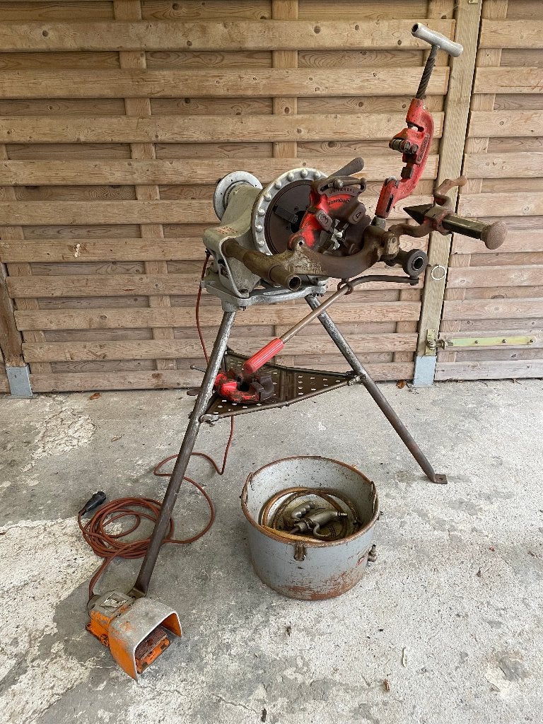 Ridgid 300 draadsnijmachine met messen van 1/2" tot 2"., Bricolage & Construction, Outillage | Outillage à main, Utilisé, Ridgid
