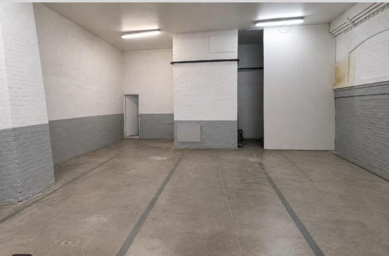 BOX DE STOCKAGE 300 m² a louer -