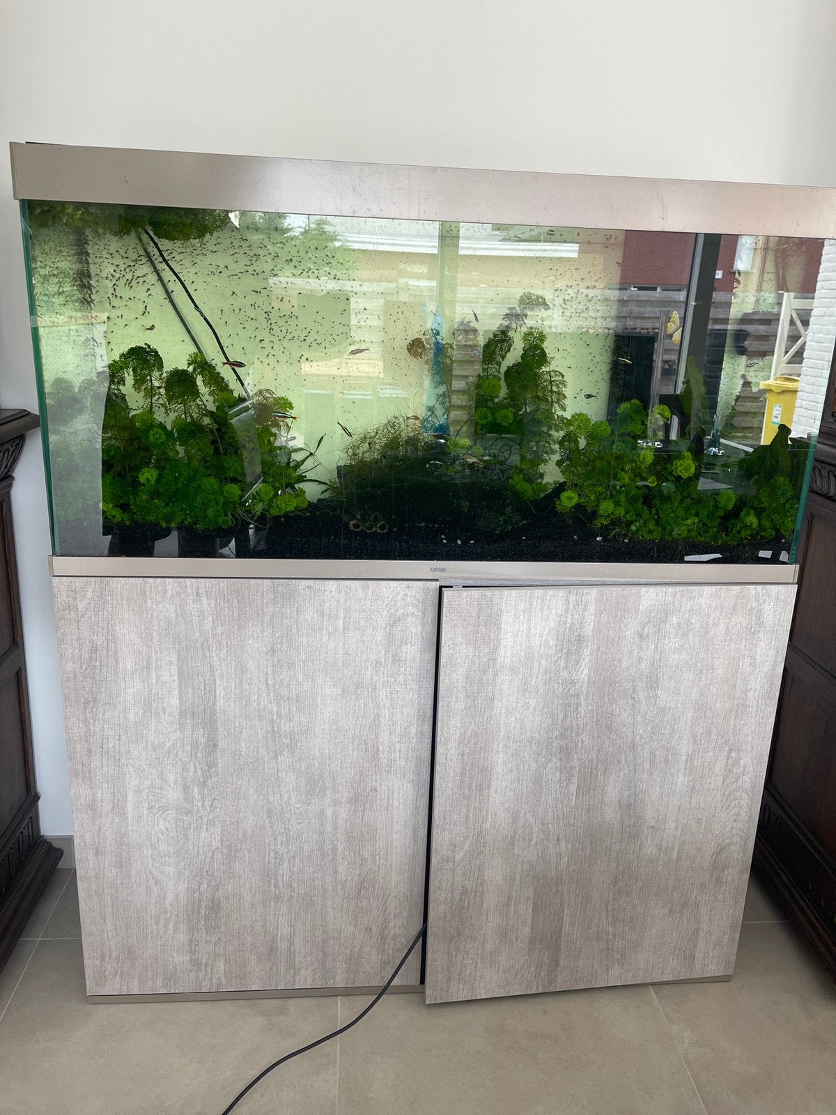 Mooi aquarium met meubel, Dieren en Toebehoren, Vissen | Aquaria en Toebehoren, Ophalen, Zo goed als nieuw
