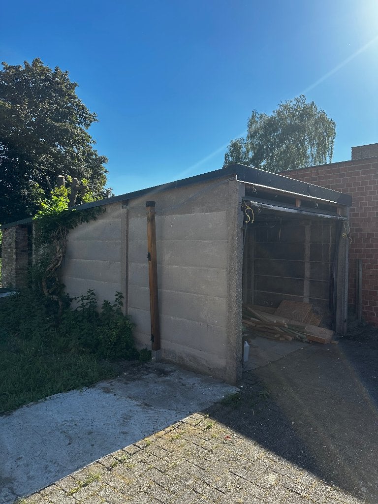 GRATIS garage