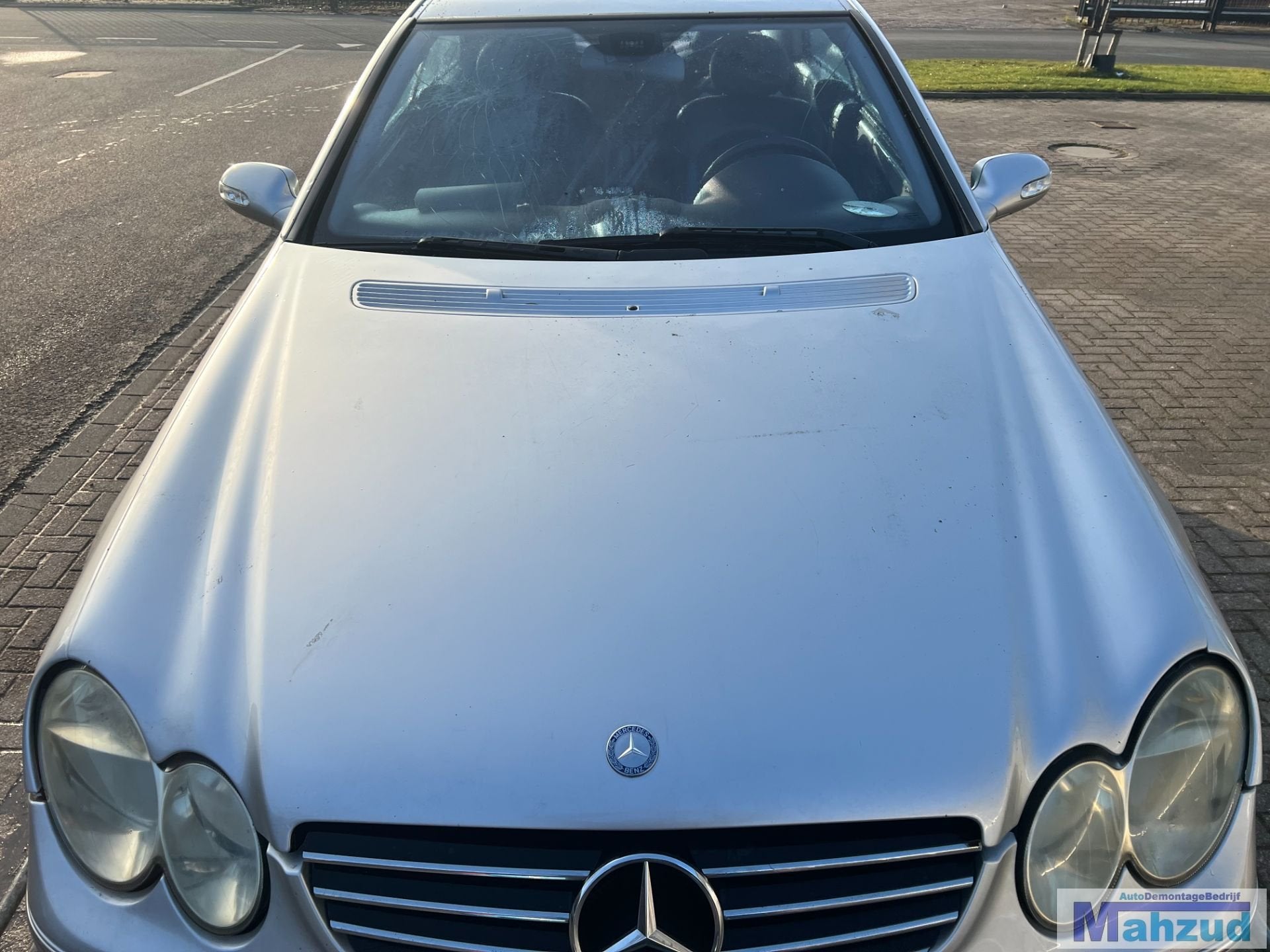 Capot argent 744 pour Mercedes CLK W209 (2002-2009), Mercedes-Benz AG, Mercedes-Benz, Utilisé, Mercedesstrasse 120
70372  Stuttgart, DE
