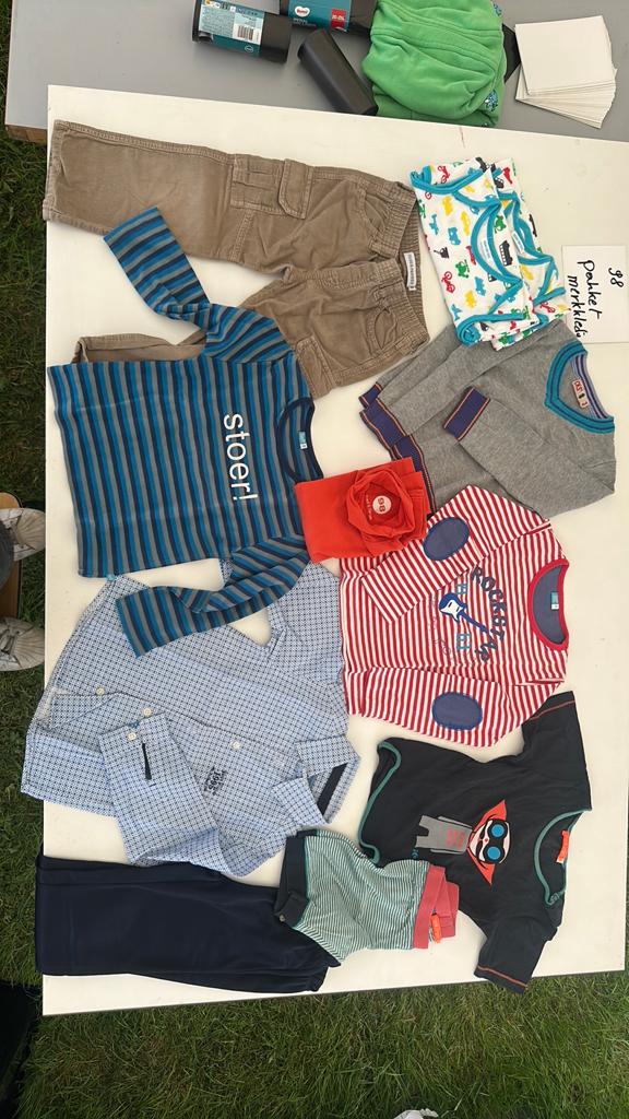 Pack de vêtements de marque pour garçons, taille 98, Enfants & Bébés, Enlèvement, Comme neuf, Garçon, Pantalon