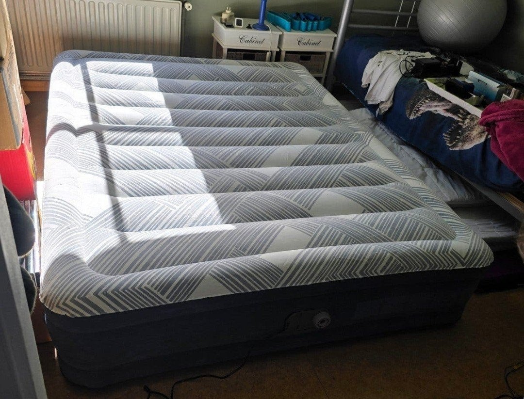 opblaasbare matras 2 persoons, Ophalen, Ingebouwde pomp, Zo goed als nieuw, 2-persoons