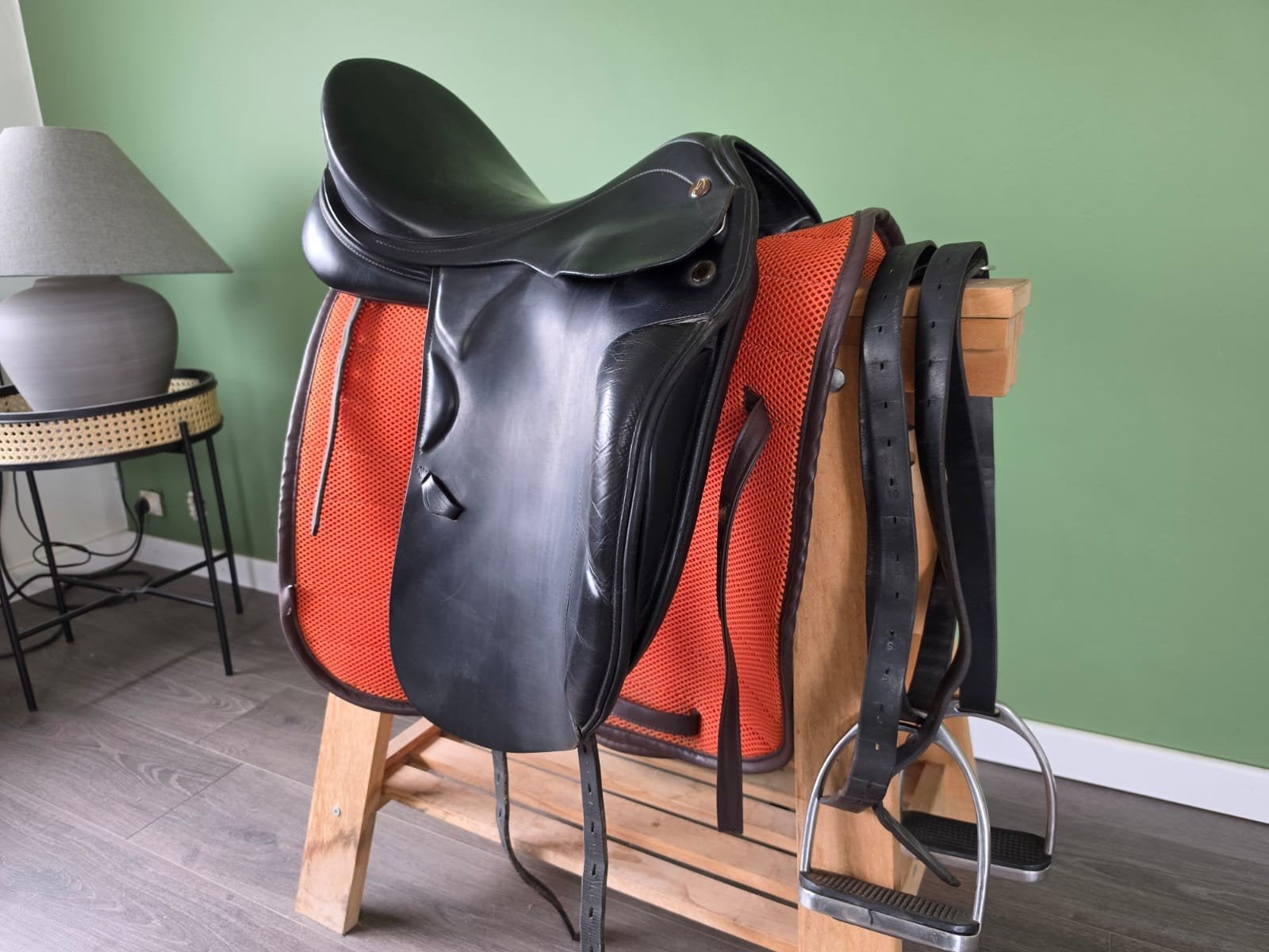 Prestige Doge dressuurzadel, Dieren en Toebehoren, Ophalen, Dressuur, M (17 inch), Diepe zit