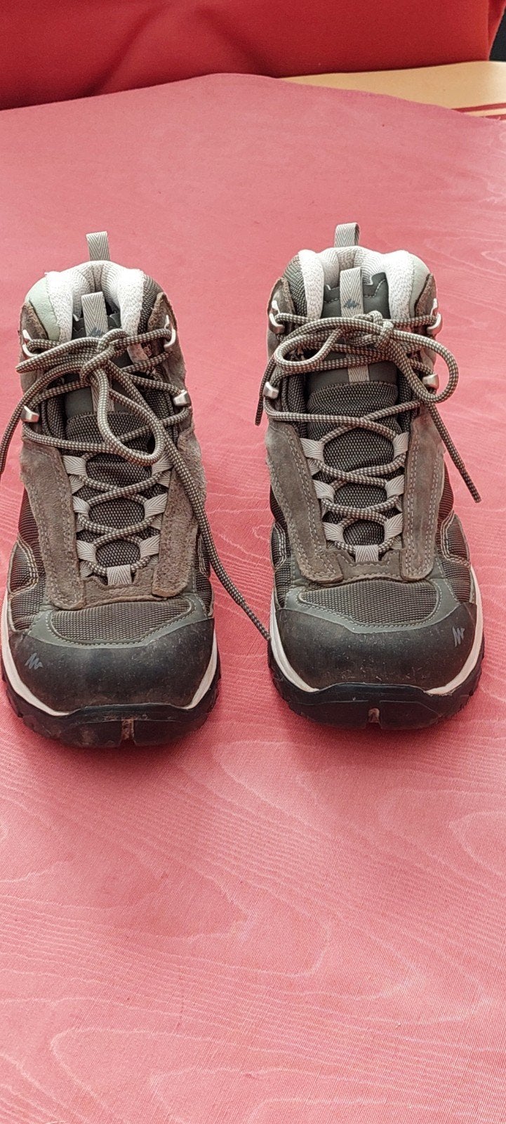 snaekers maat 38 quechuo, Overige kleuren, Ophalen of Verzenden, Zo goed als nieuw, Sneakers