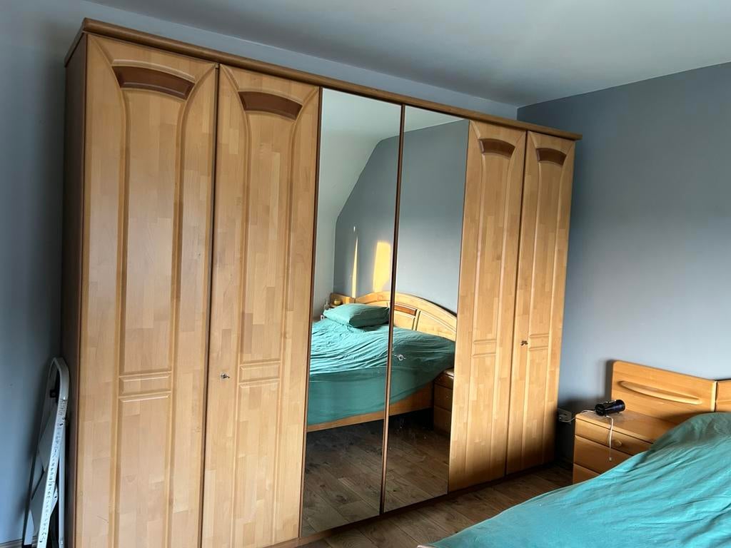 Armoire et lit, Enlèvement