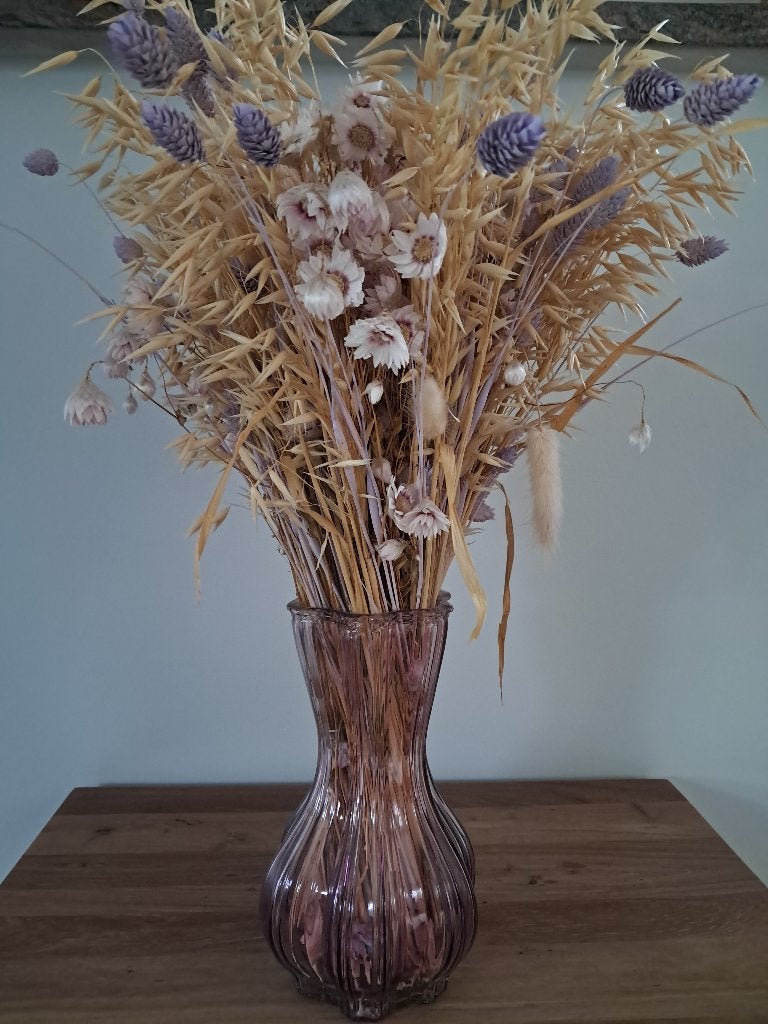Mooie roze vaas met droogbloemen, Ophalen, Zo goed als nieuw