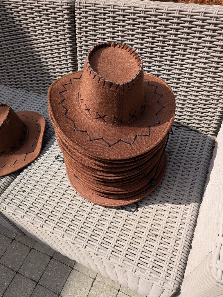 Lot de chapeaux de Cowboy pour enfant, Enfants & Bébés, Enlèvement, Comme neuf, Garçon ou Fille, Chapeau