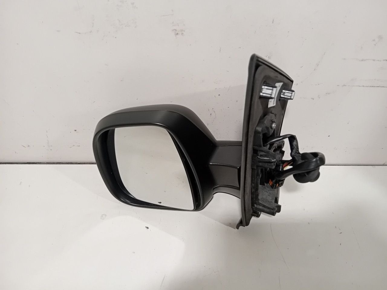 Spiegel buiten links elektrisch Opel Vivaro, Onderdelen@venauto.nl, Van der Ven Autorecycling B.V., Ettenseweg 76, 4706 PB Roosendaal, The Netherlands